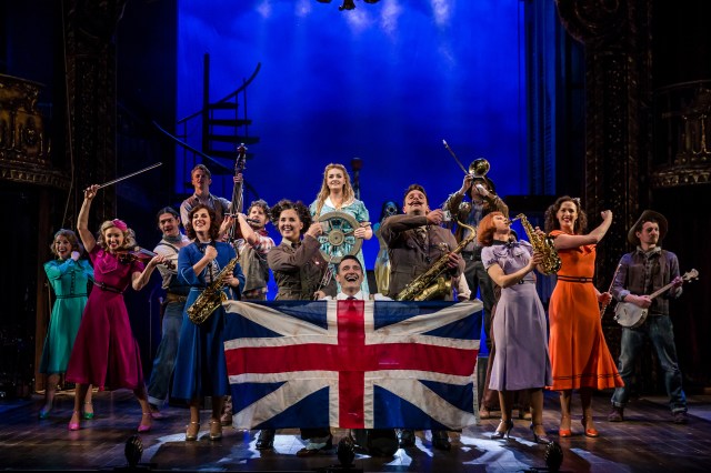 Crazy For You UK TourPhoto Credit : The Other Richard